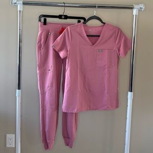 FIGS SCRUB SET XS CHALK PINK LIMITED EDITION COLOUR